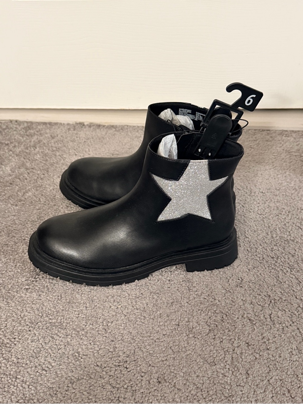 Girl’s boot - Picture 2 of 3